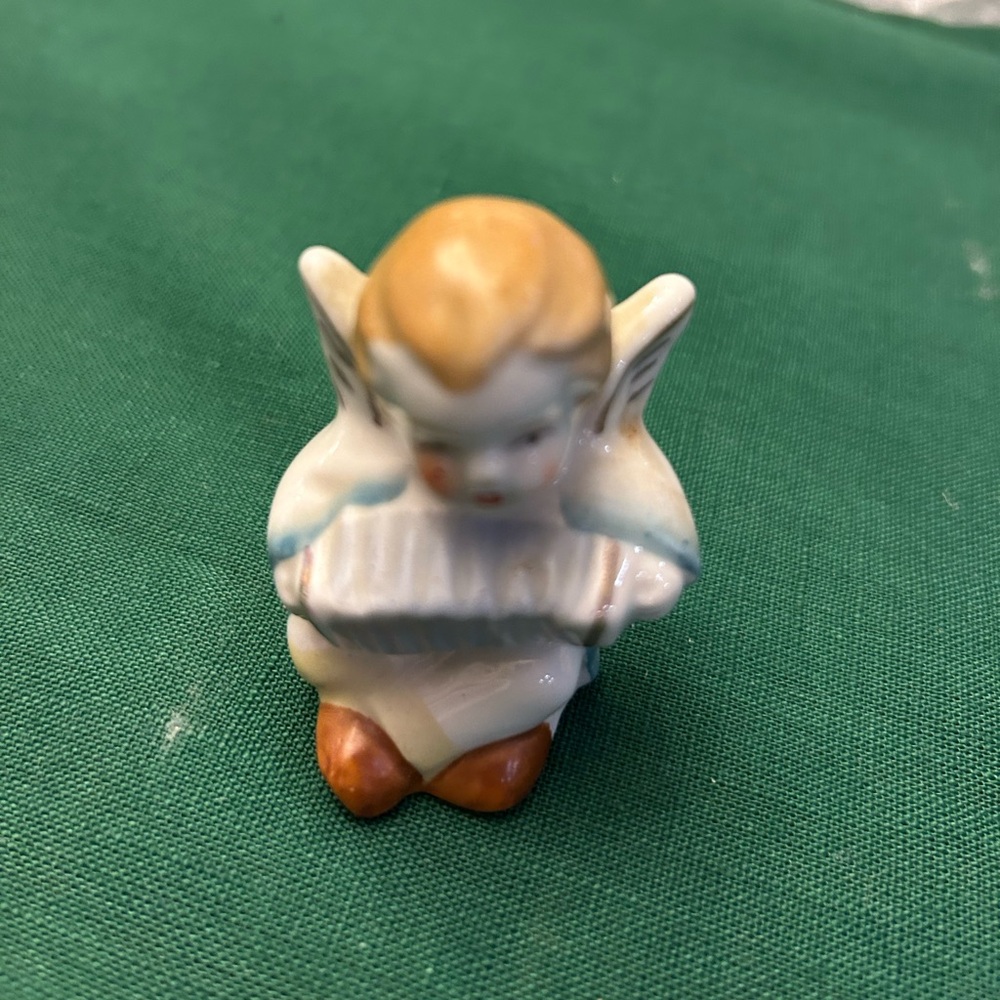 Occupied Japan, angel with accordion figurine